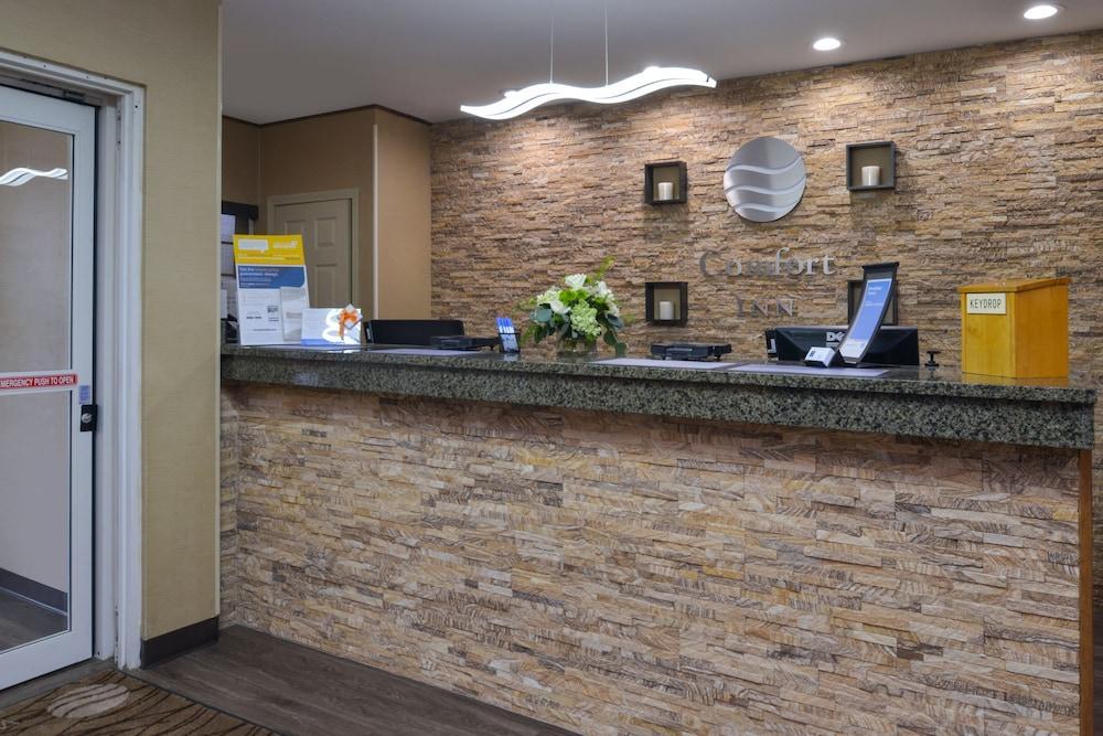 Comfort Inn Guilford Near I-95 Екстериор снимка