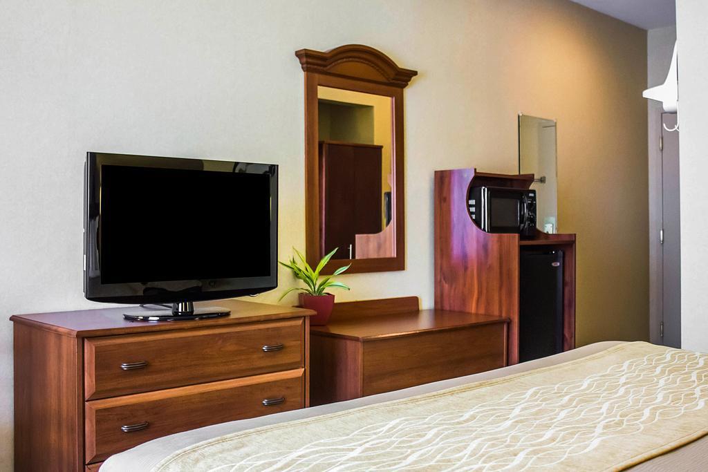 Comfort Inn Guilford Near I-95 Екстериор снимка