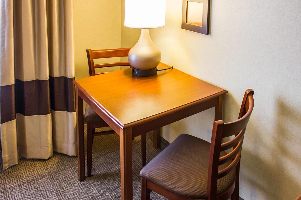 Comfort Inn Guilford Near I-95 Екстериор снимка