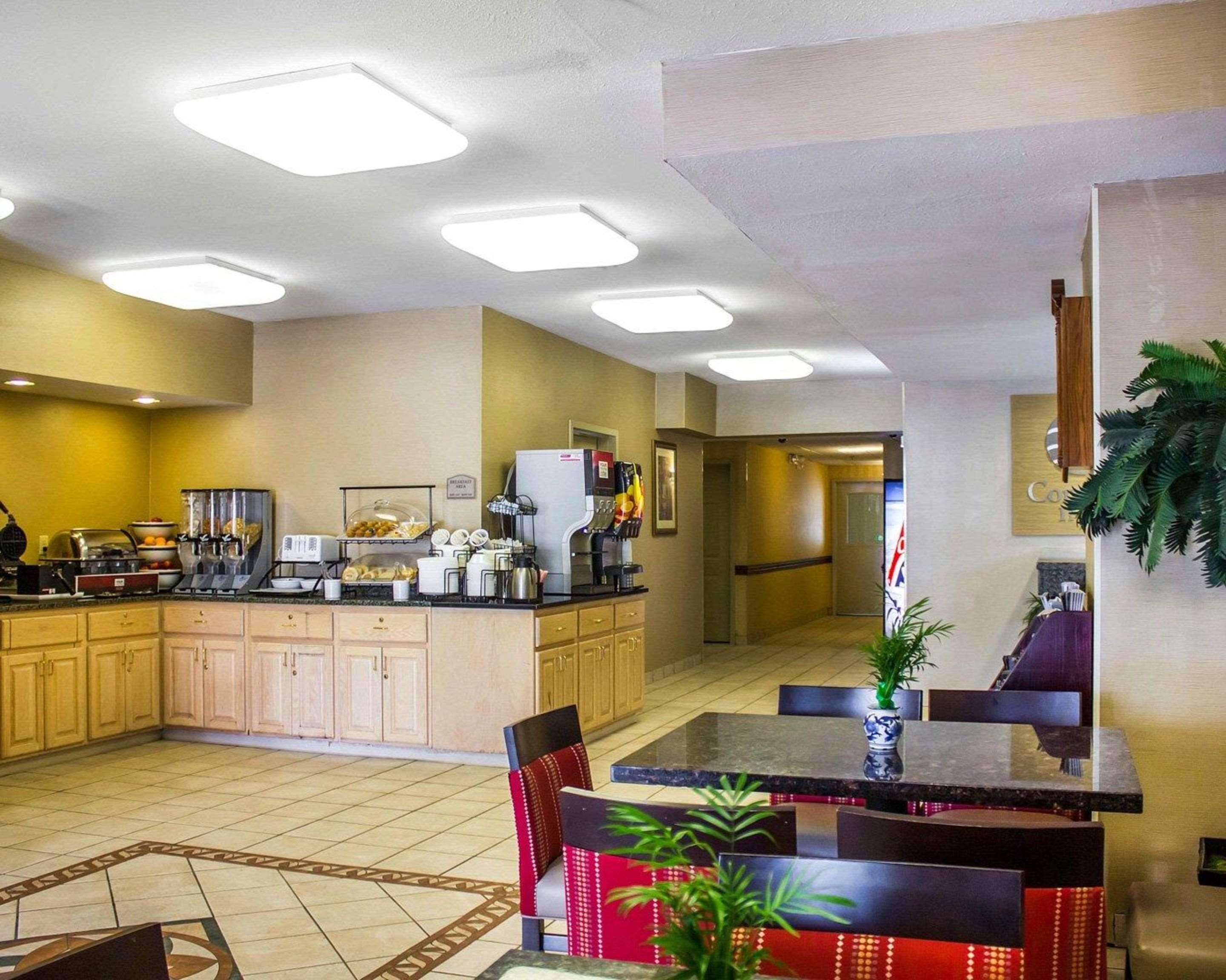 Comfort Inn Guilford Near I-95 Екстериор снимка