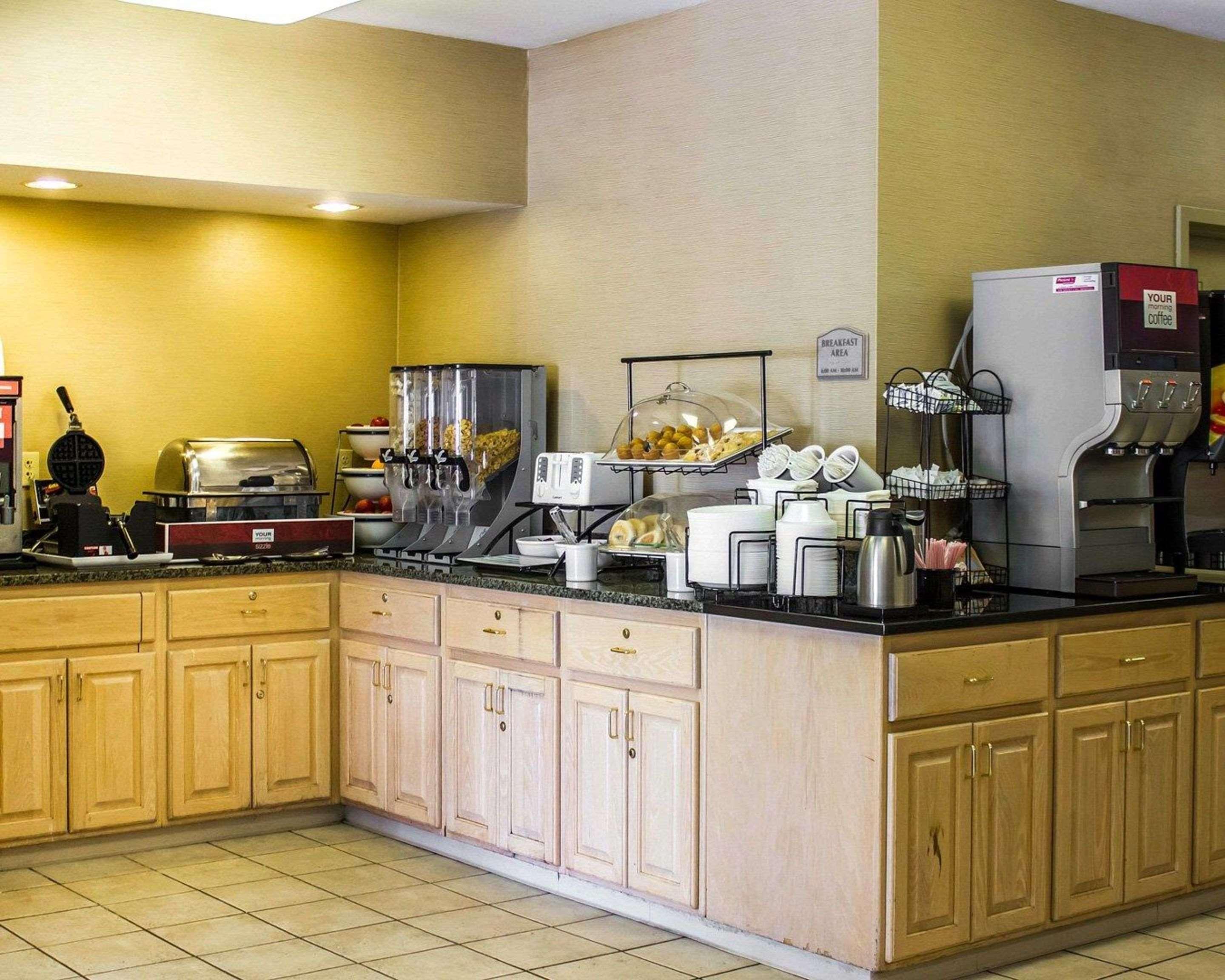 Comfort Inn Guilford Near I-95 Екстериор снимка